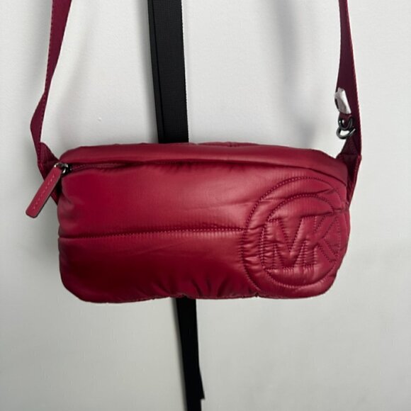 Host Pick 🌟 NWT - Michael Kors Rae MD Waistpack Xbody Berry - Fanny Pack - Picture 2 of 9